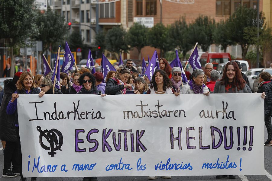 Cientos de personas han marchado este sábado en Santurce, Bizkaia