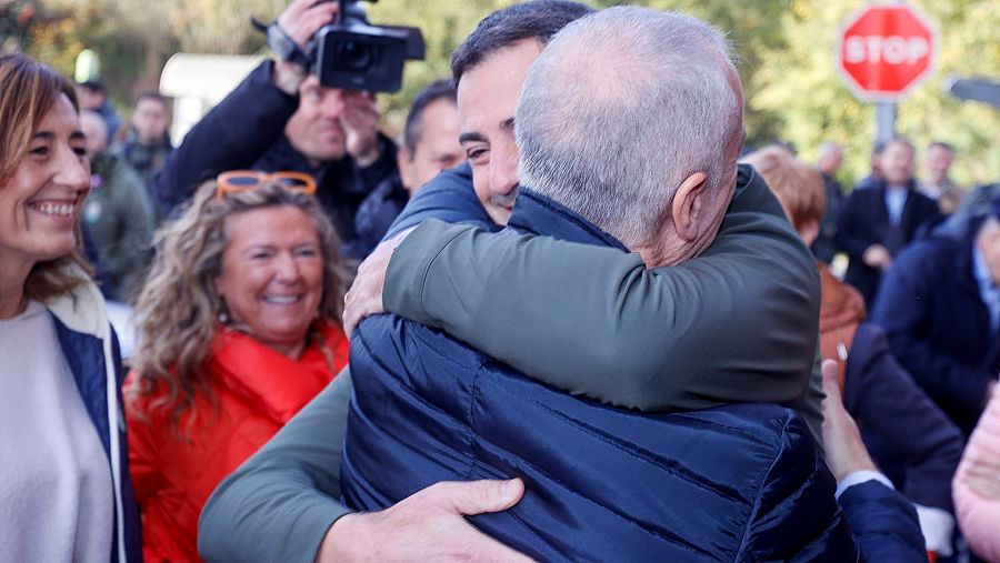 Primer encuentro público entre Urkullu y Pradales