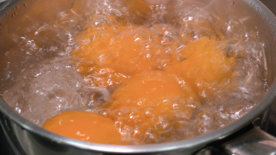 Hervir las mandarinas enteras