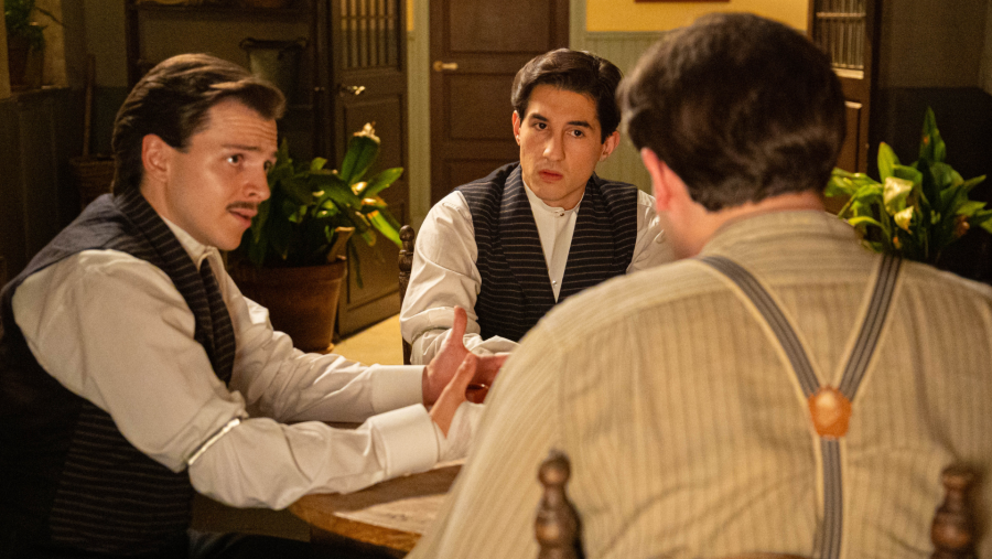 La Promesa: Salvador, celoso del comportamiento de Valentín con María