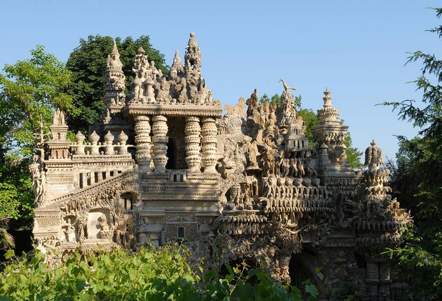 Joseph Ferdinand Cheval no tenía nociones de arquitectura, pero entregó 33 años de su vida a construir un original palacio para su hija. ¿Por qué lo hizo?