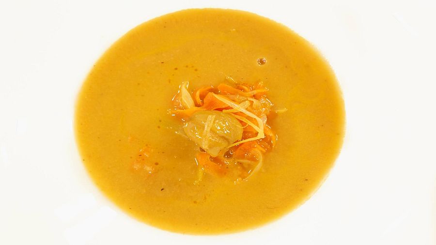 Receta de sopa o consomé de castañas y ave