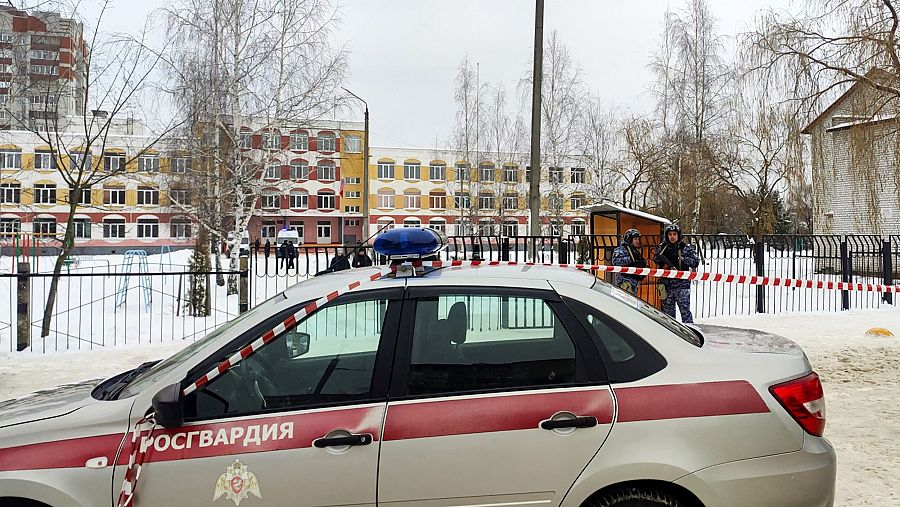 Al menos dos muertos y cinco heridos en un tiroteo en una escuela al oeste de Rusia