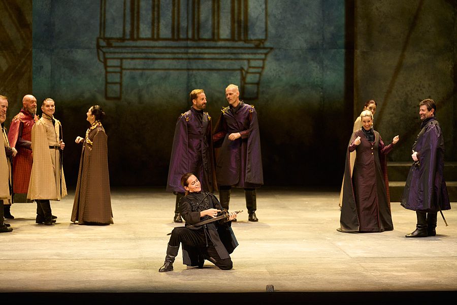 La escenografia, impactante y versátil, de 'Roméo et Juliette' es obra de la directora italiana Giorgia Guerra