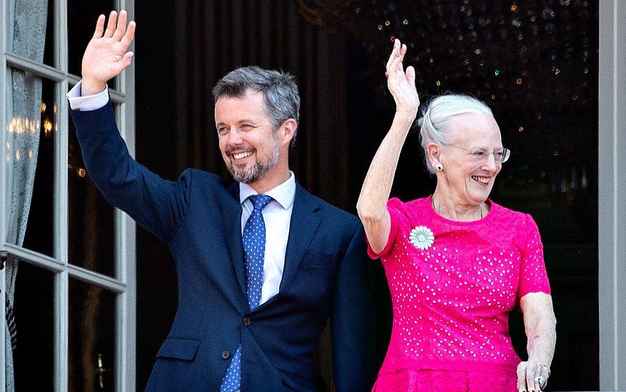 El futuro rey de Dinamarca Frederik junto a su madre, la reina Margarita