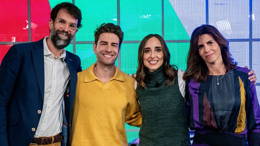 Mario Marzo junto a Julia Varela y los expertos Rafa Guerrero y Diana Jiménez.