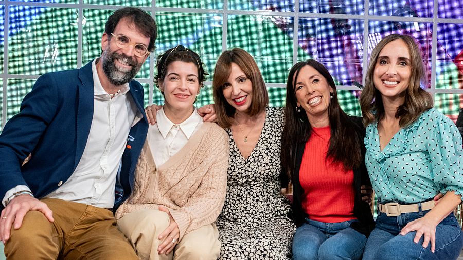 Verónica Sánchez y Jana, 'Oh Mami Blue', junto a Julia Varela y los expertos Rafa Guerrero y Miriam Tirado