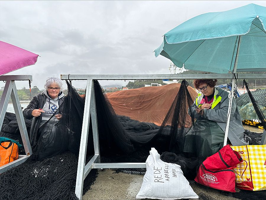 Ana y Pepita son 'redeiras', un trabajo muchas veces olvidado del mundo del mar