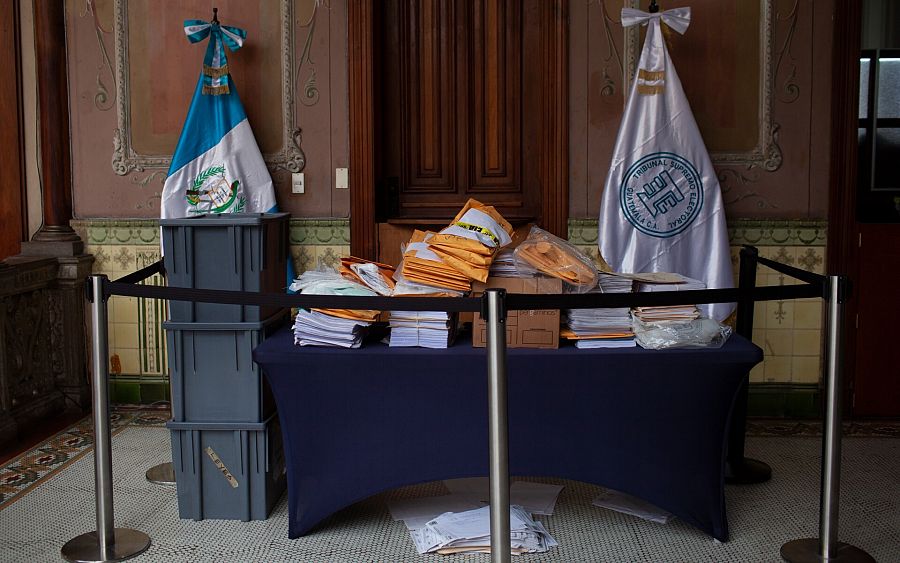 Documentos de las elecciones presidenciales incautados por el Tribunal Supremo Electoral.