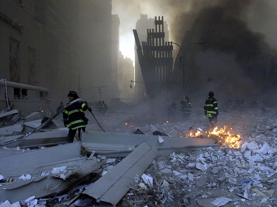 Restos de las Torres Gemelas de Nueva York tras los atentados del 11-S de 2001.