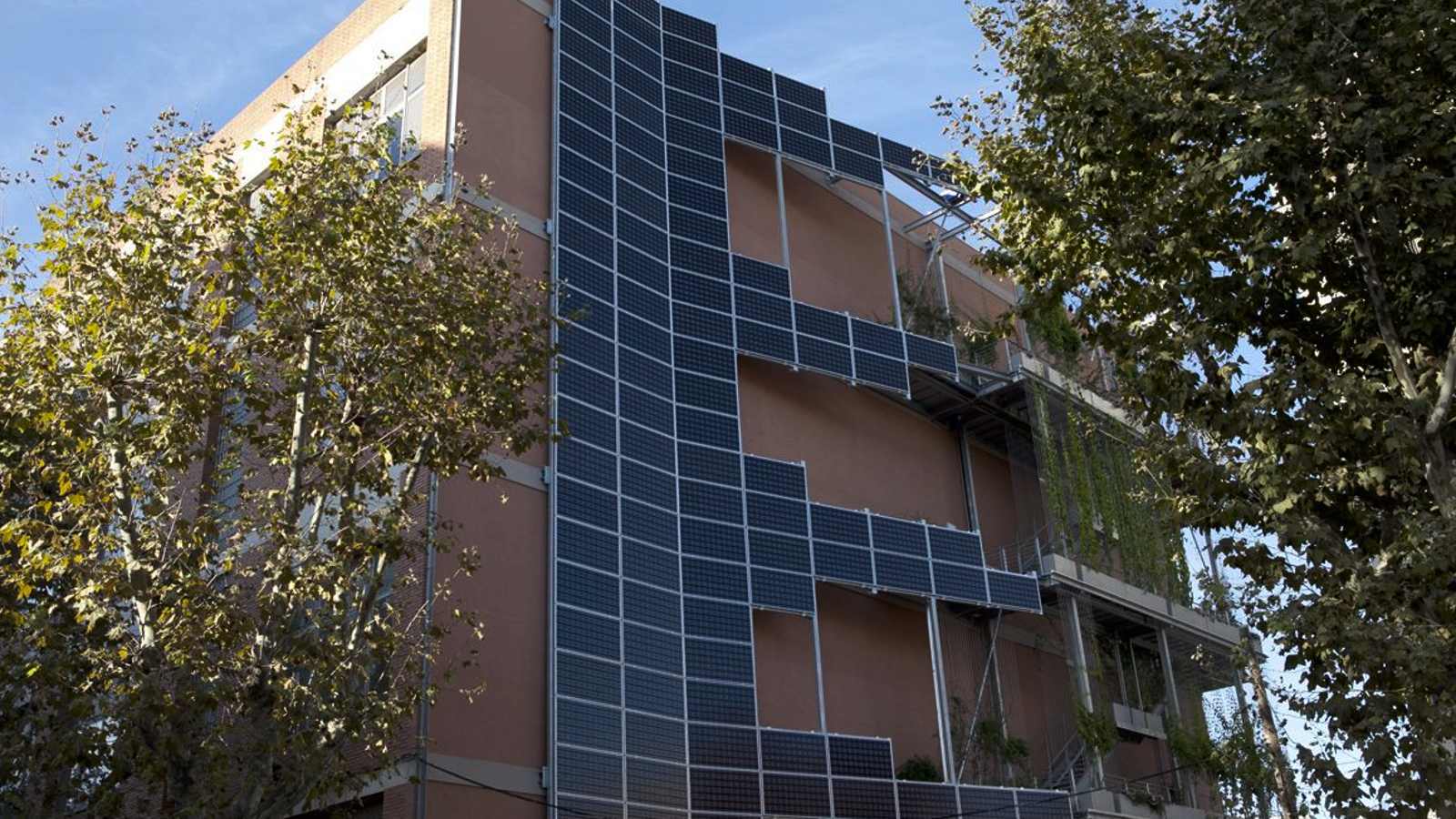 Barcelona will offer solar energy to its residents