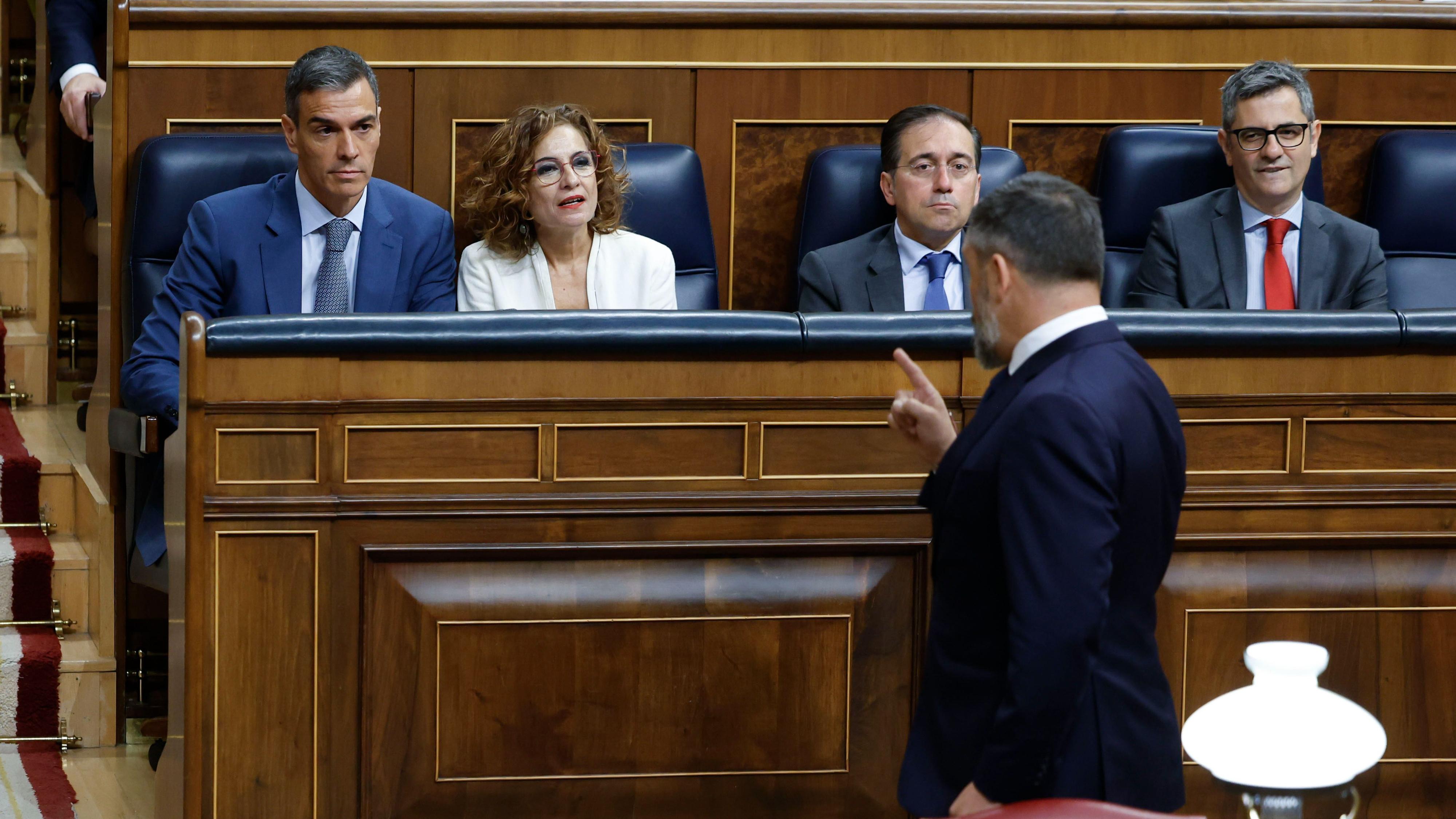 Abascal abandona el Congreso tras llamar "corrupto" y "traidor" a Sánchez y  este le afea su "falta de respeto"