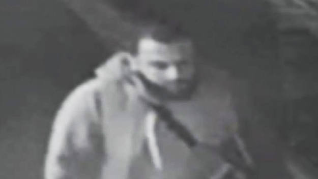 Ahmad Khan Rahami, suspeito em explosões em Nova Iorque e Nova Jersey, fotografado pela câmara de segurança