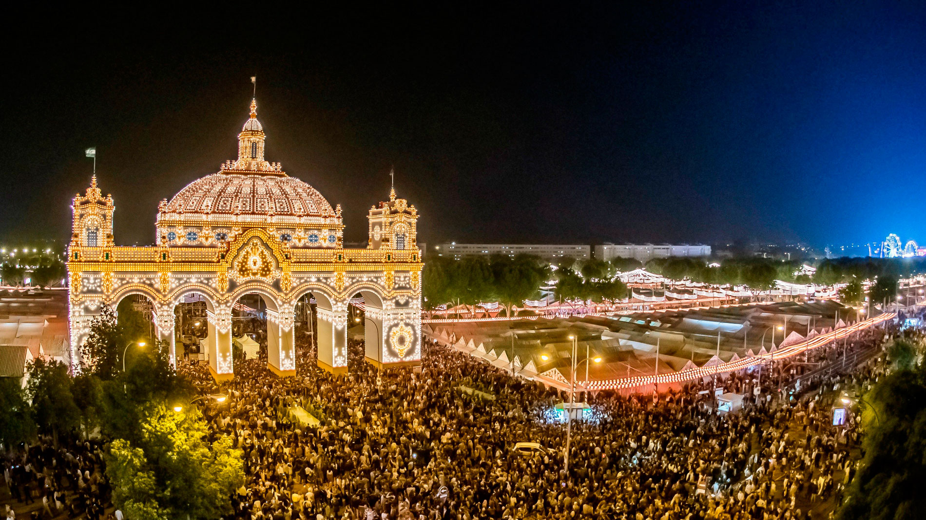 Arranca la Feria de Abril de Sevilla con el tradicional alumbrado RTVE.es