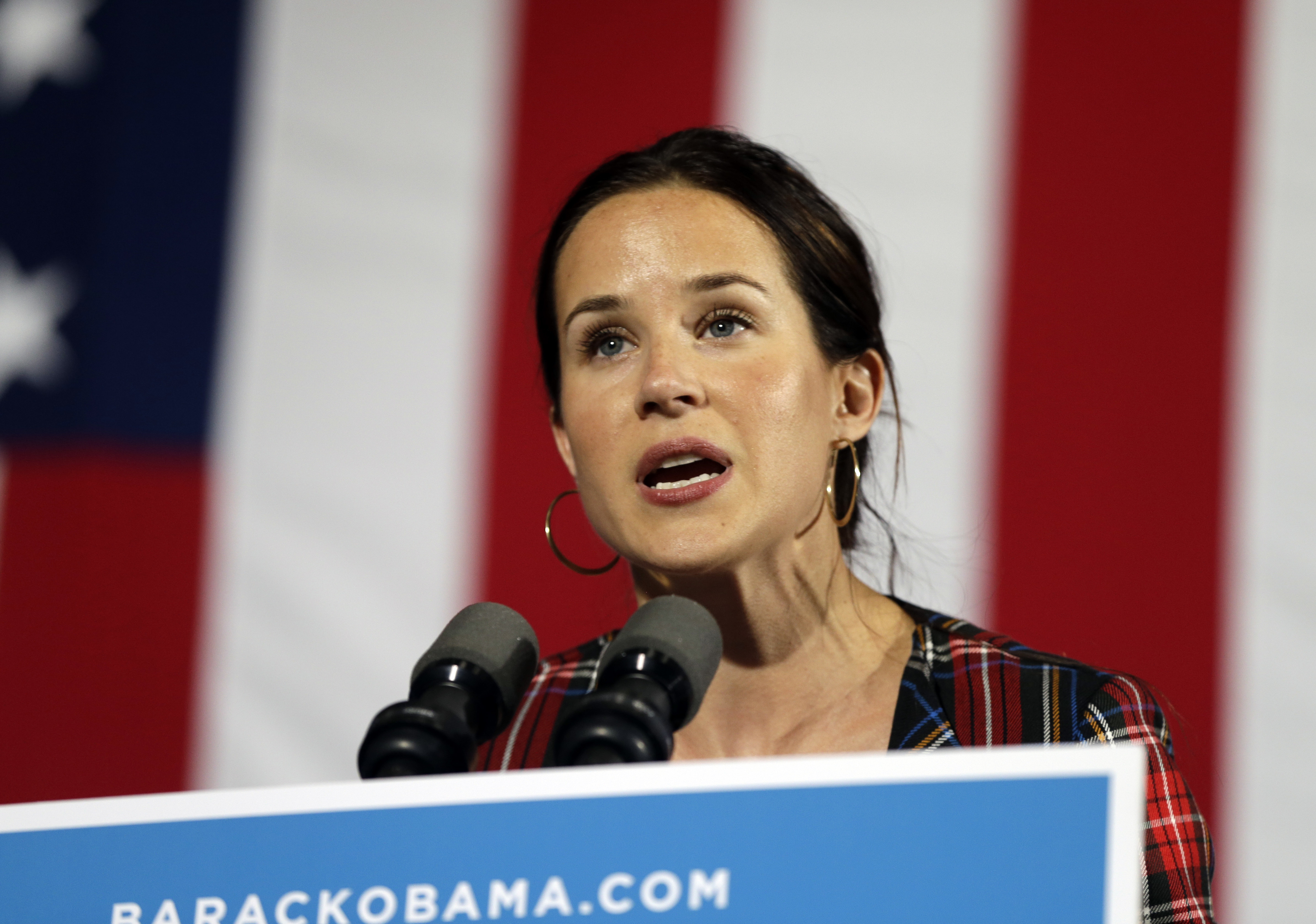 Ashley Biden presentava a Biden, vicepresident d'Obama, el 2012 a Ohio