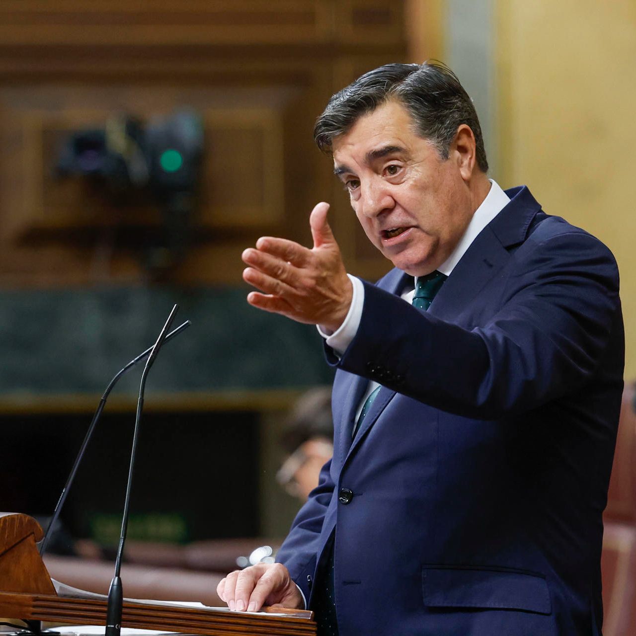 Bermúdez de Castro (PP) acusa al Ejecutivo de "arbitrariedad" tras el acuerdo por la tributación del SMI