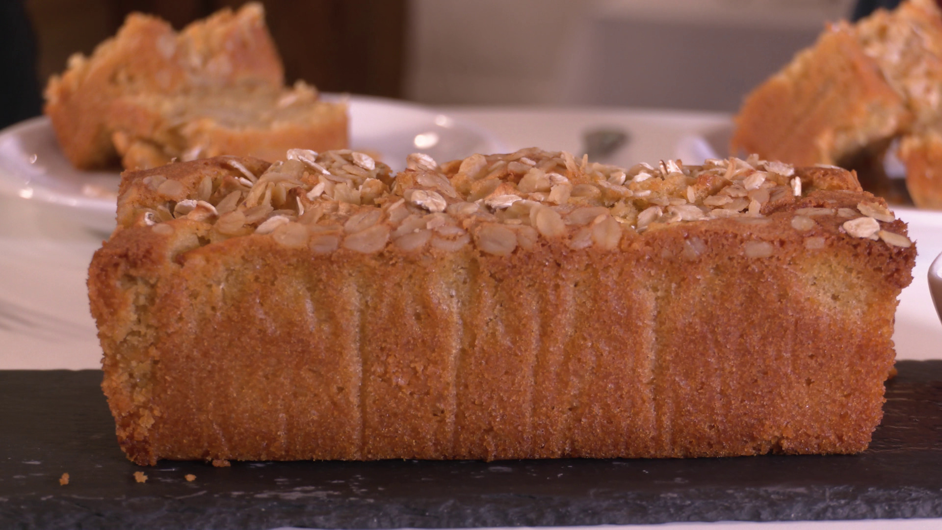 Bizcocho de avena con manzana: ¡Fácil, rico y muy jugoso!