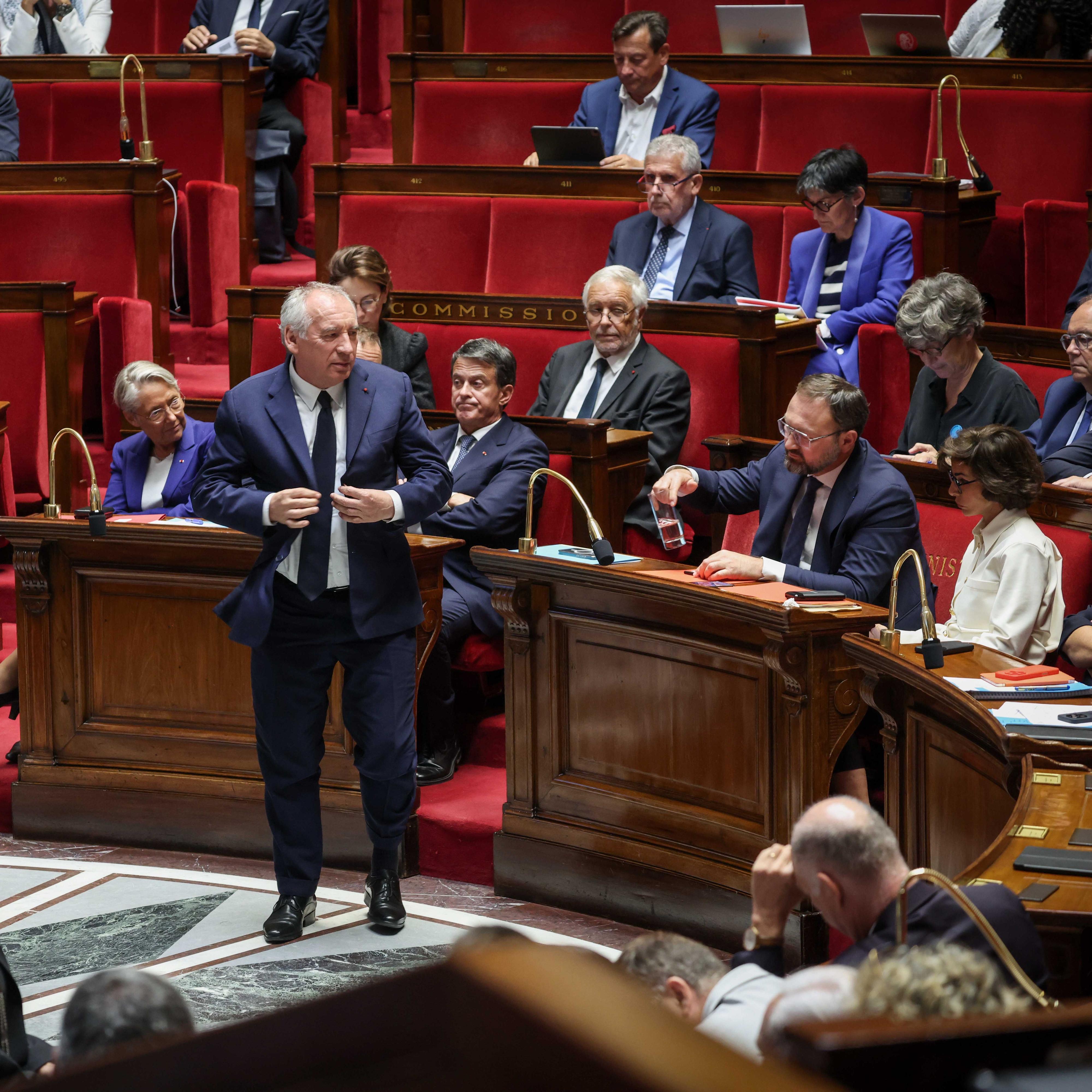 Cinco Continentes - Bayrou cae y Francia, nuevamente en crisis