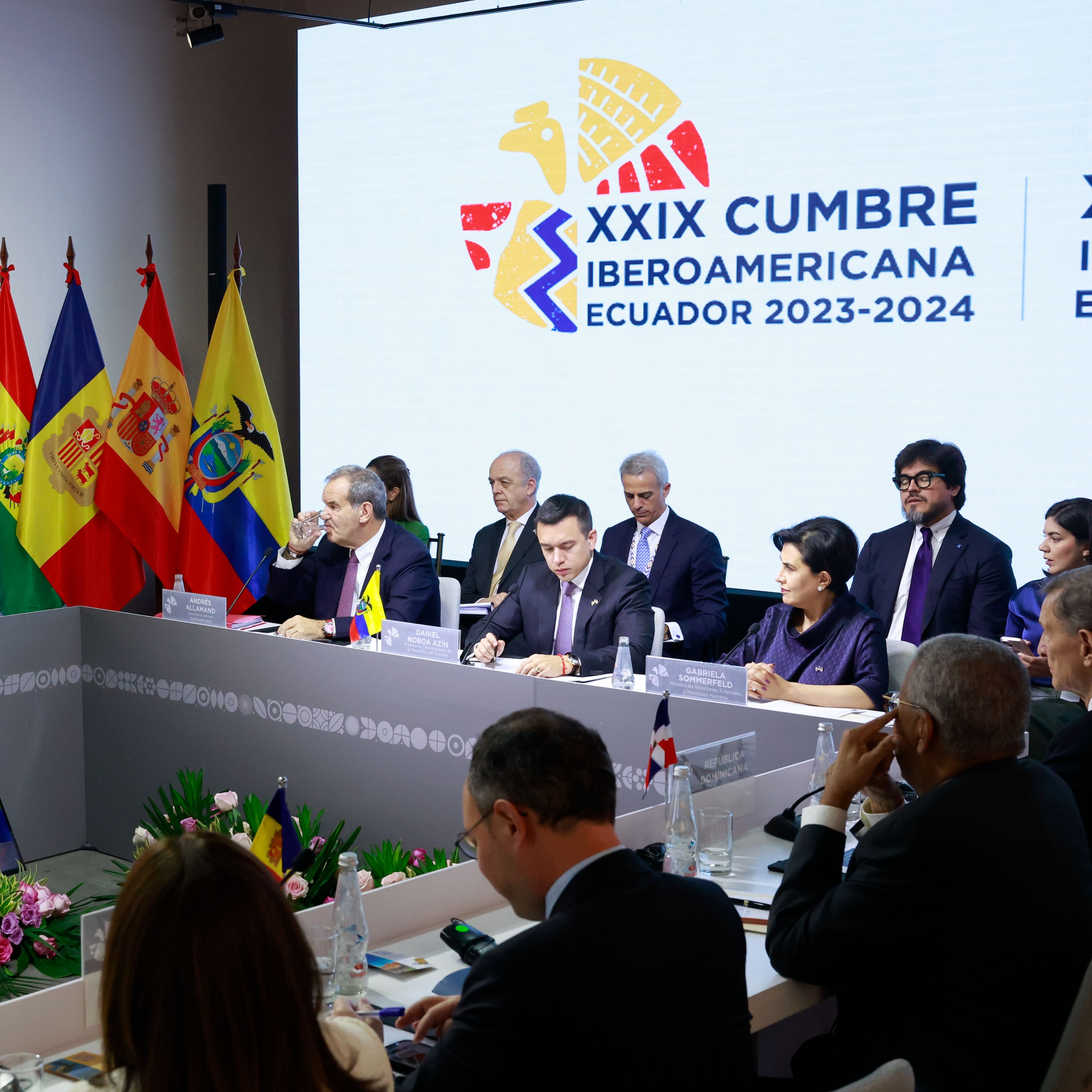 Cinco continentes – Ecuador celebra la Cumbre Iberoamericana en un contexto complicado