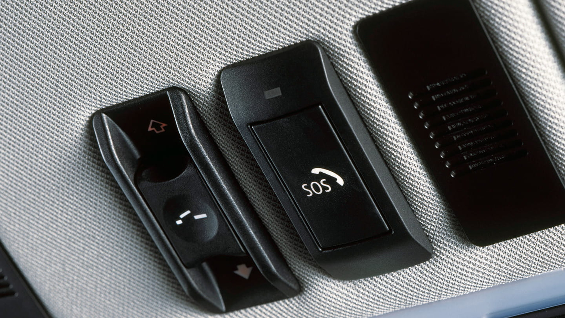 Los coches nuevos ya incluyen un botón automático de llamada | RTVE
