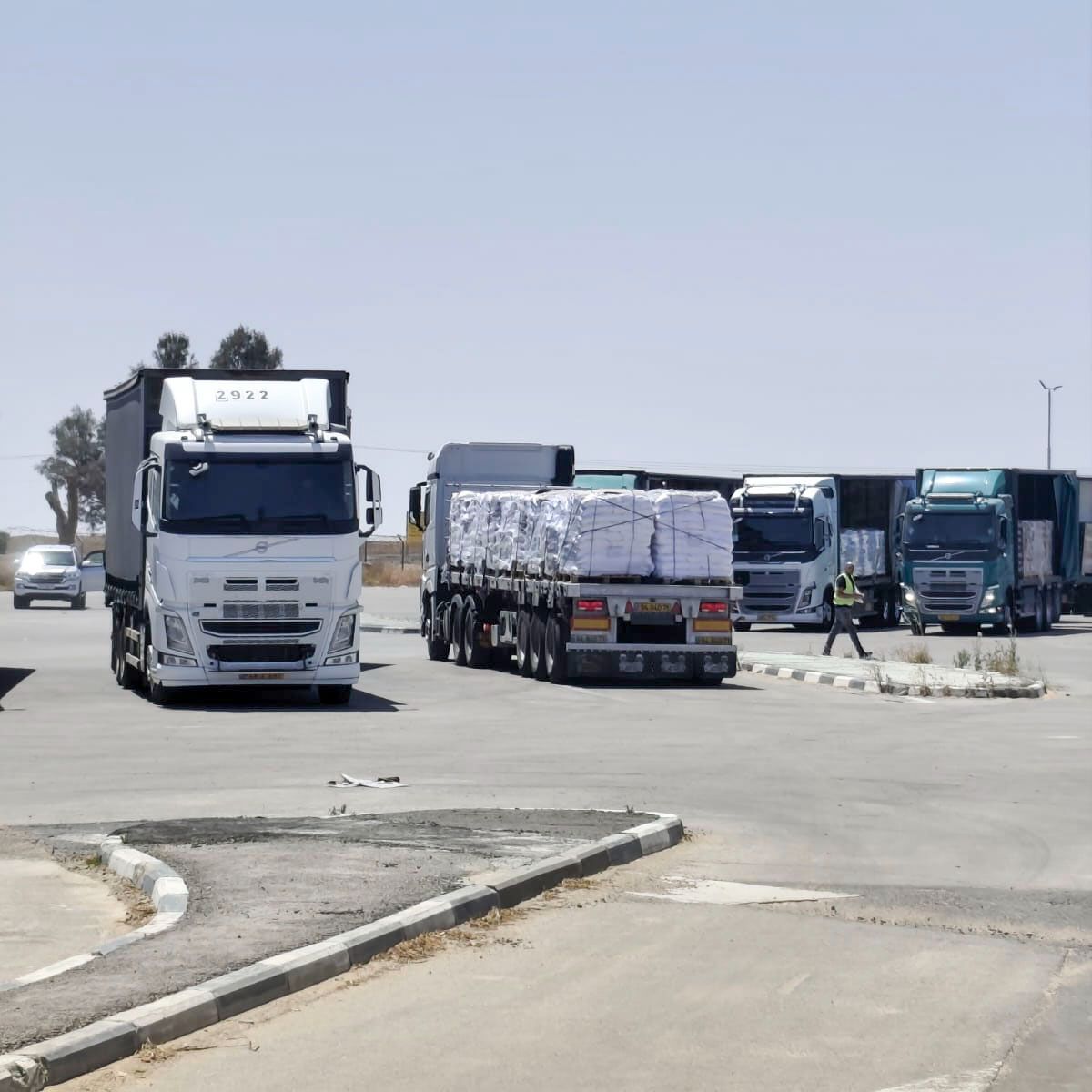 Crónica internacional – La ayuda humanitaria teóricamente aprobada por Israel no llega a su destino