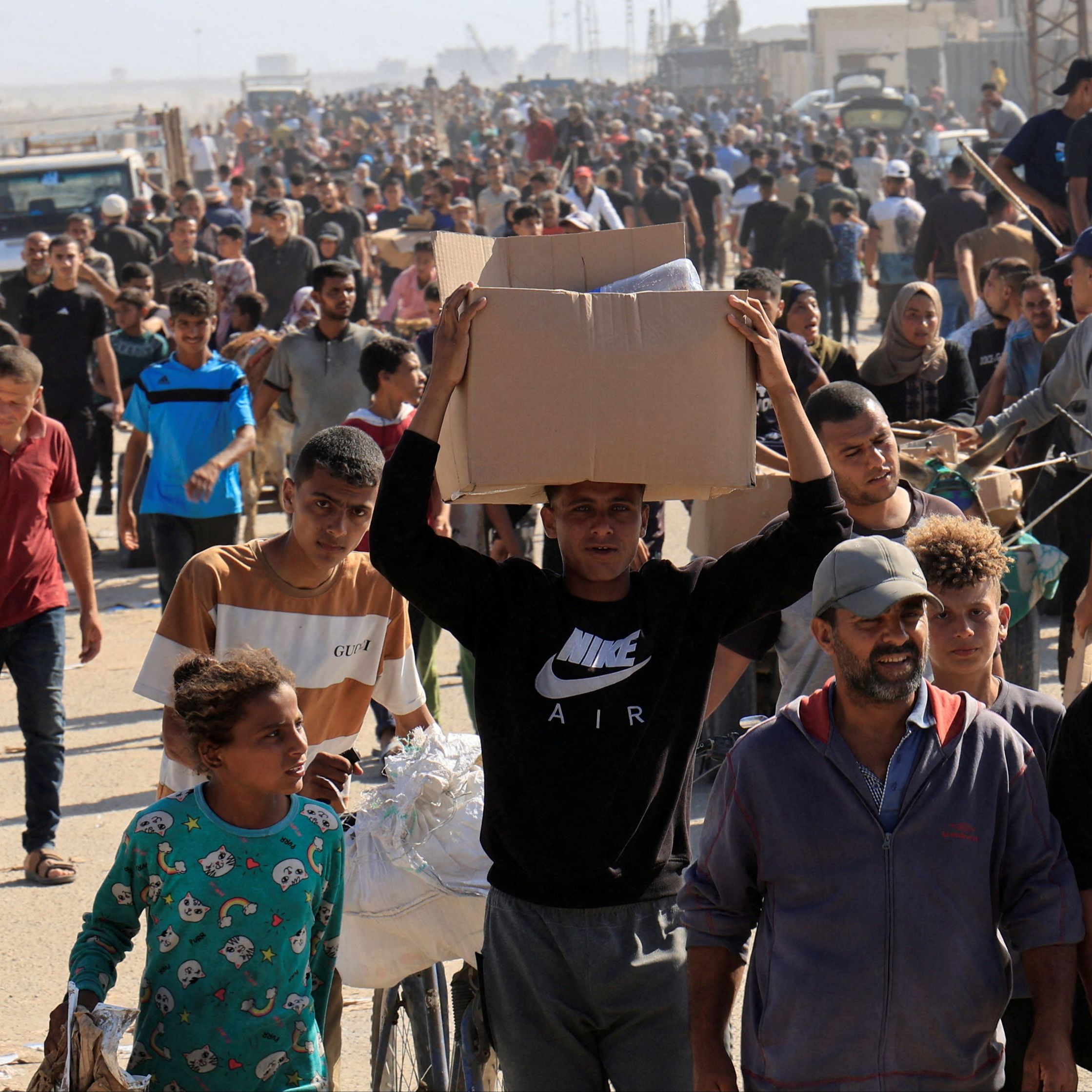 Crónica internacional –  Medio centenar de heridos palestinos por disparos, en un ataque israelí en un centro de distribución de ayuda en Gaza
