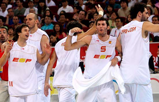 España roza el oro en la final de baloncesto