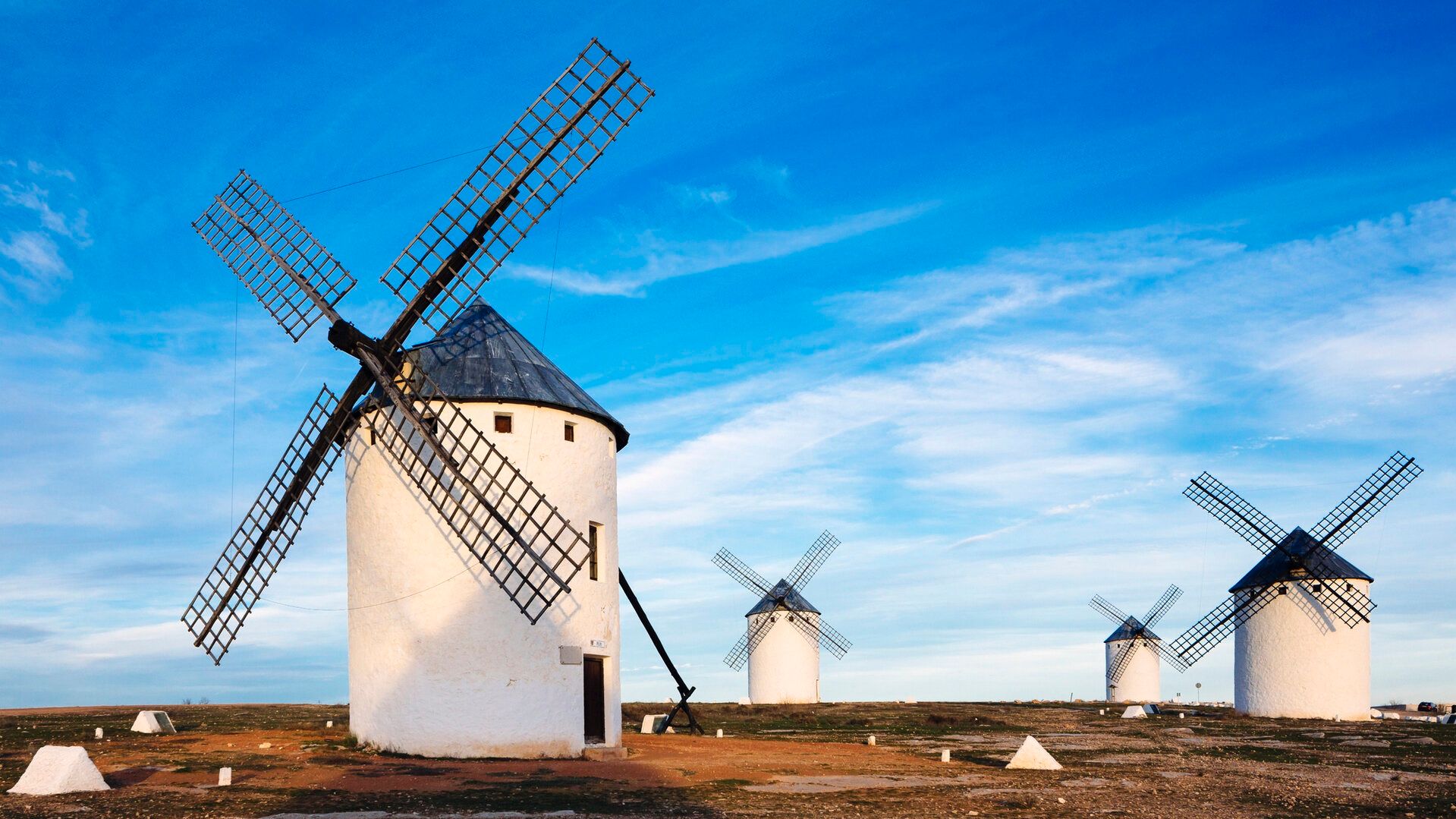 Los molinos de viento desatan la polémica en pueblos de Aragón