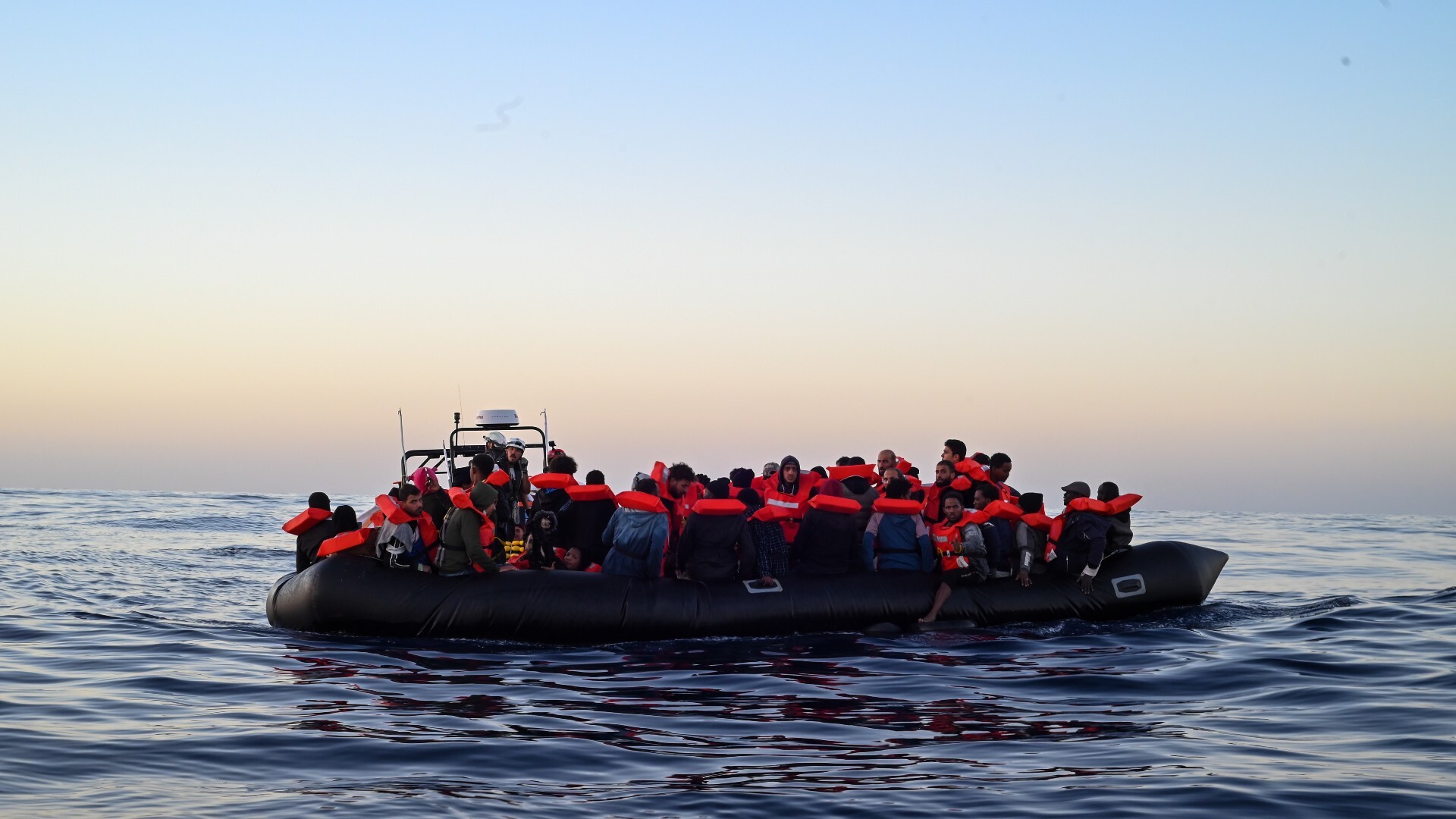 Italien erlaubt mehr als 500 im Mittelmeer geretteten Migranten die Ausschiffung