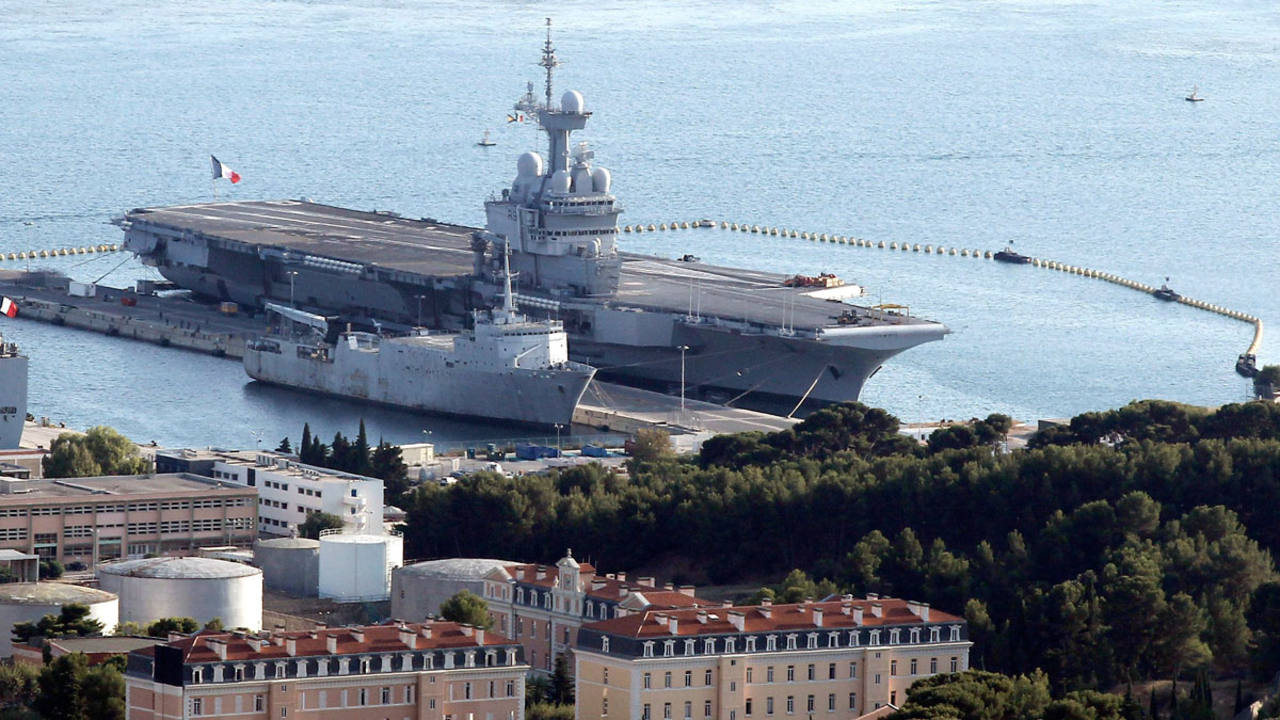 Las autoridades abortan ataque contra la base naval Toulon - RTVE.es