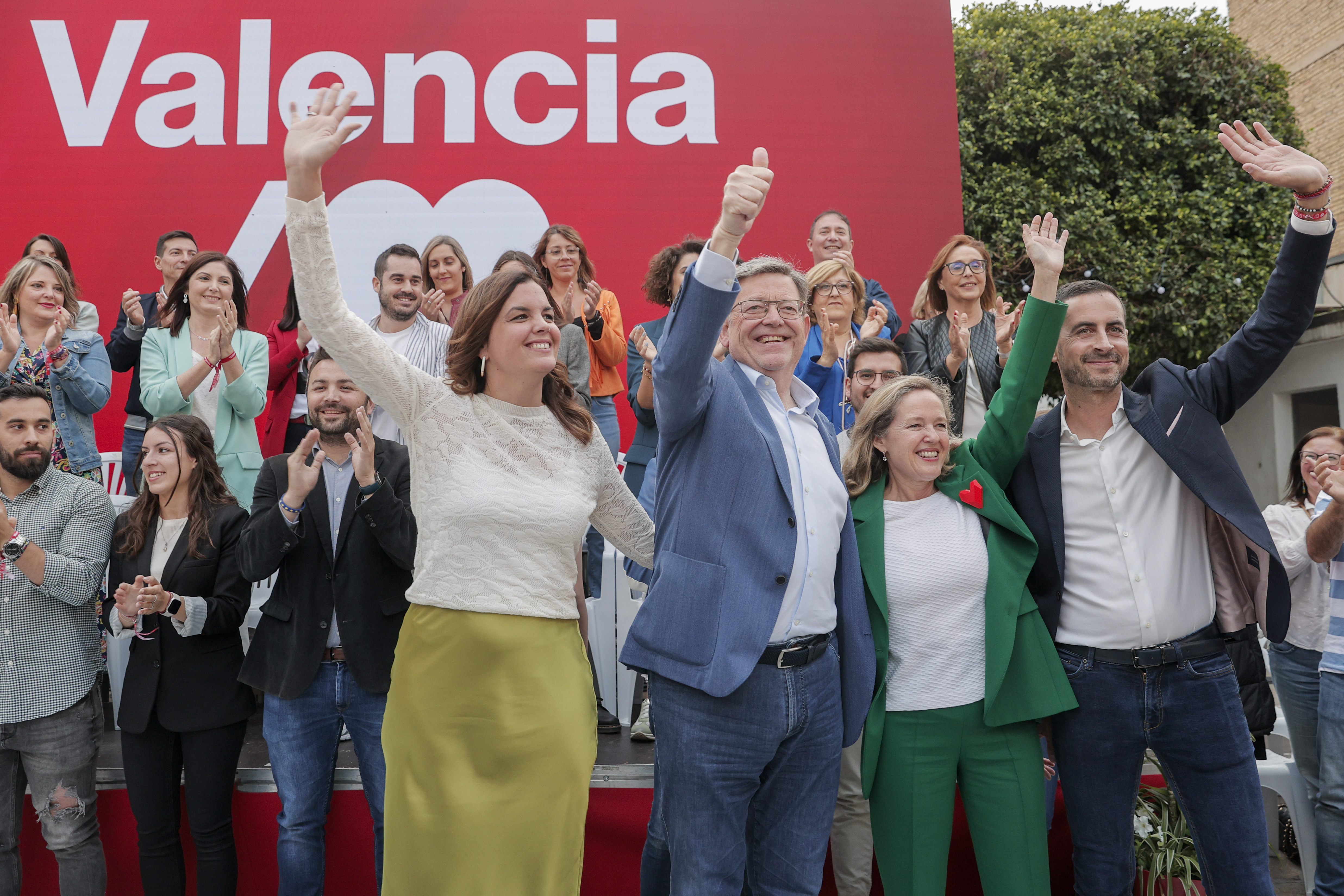 Inicio de la campaña electoral del PSPV junto a Calviño