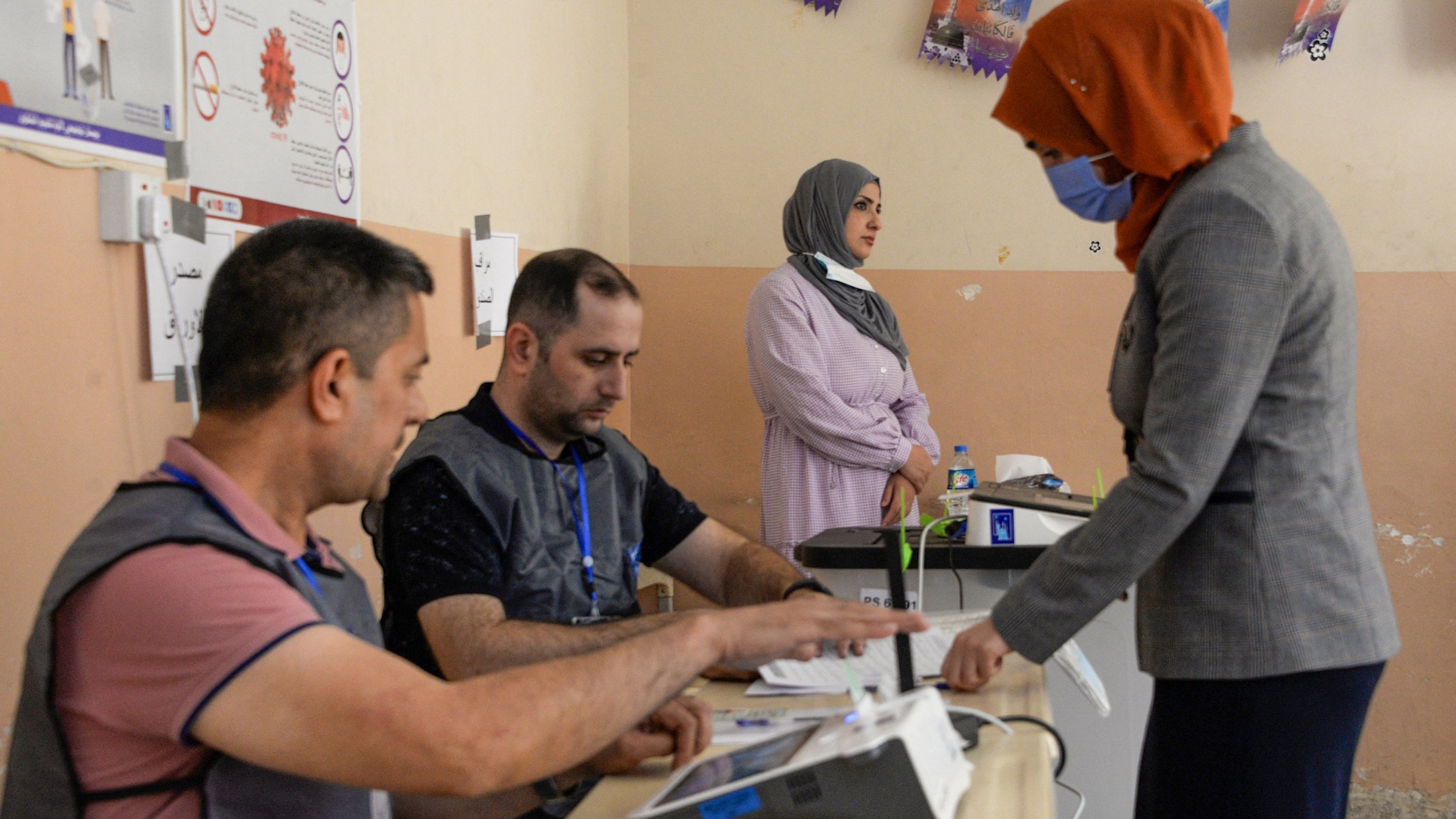 Iraq holds snap parliamentary elections