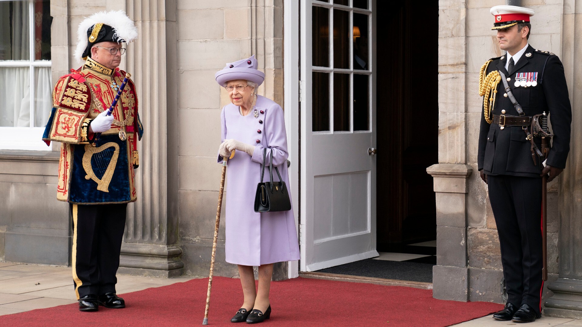 Isabel II recibirá al nuevo primer ministro en Escocia
