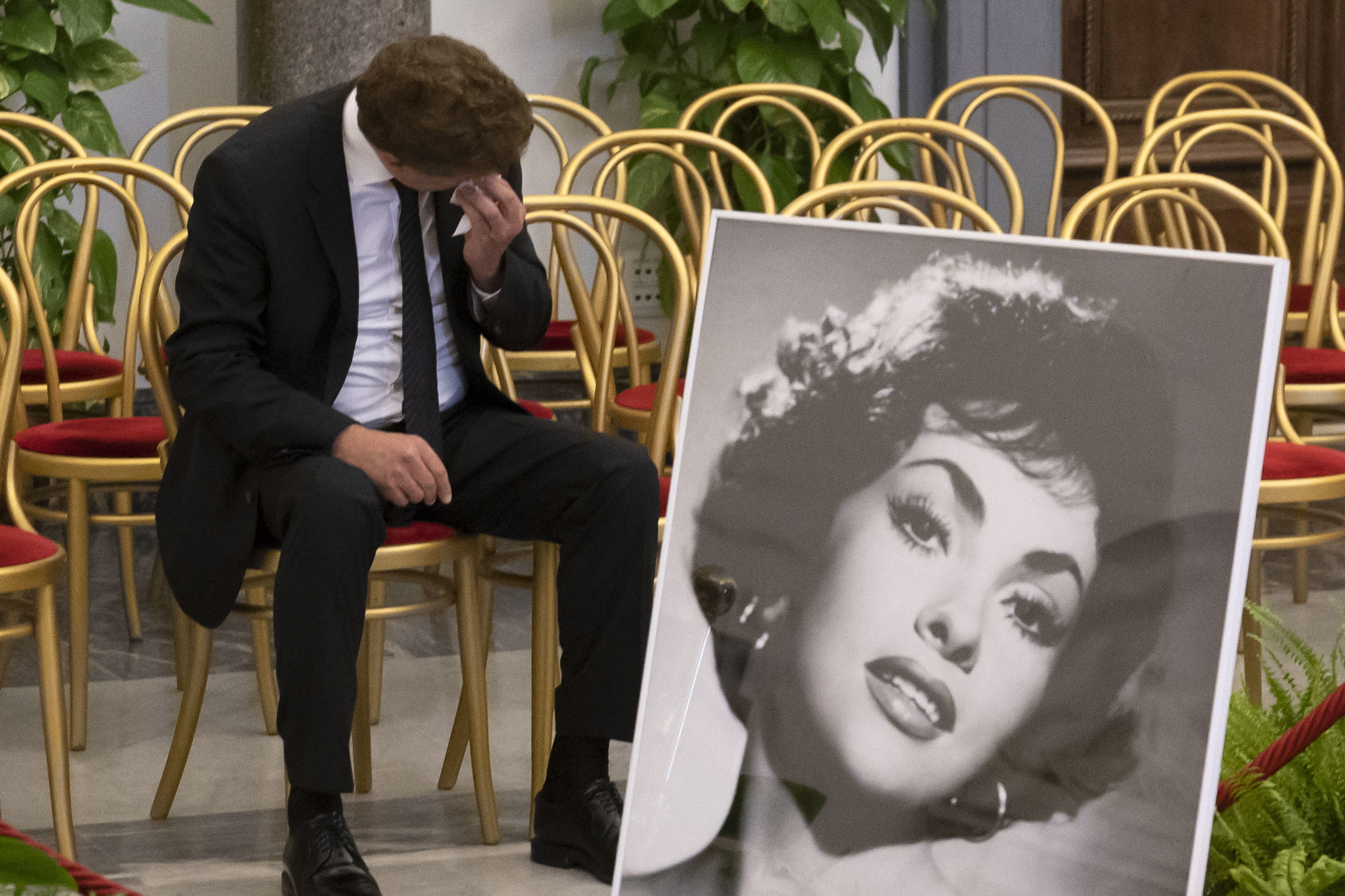 Muerte Gina Lollobrigida: el médico desmiente a Javier Rigau