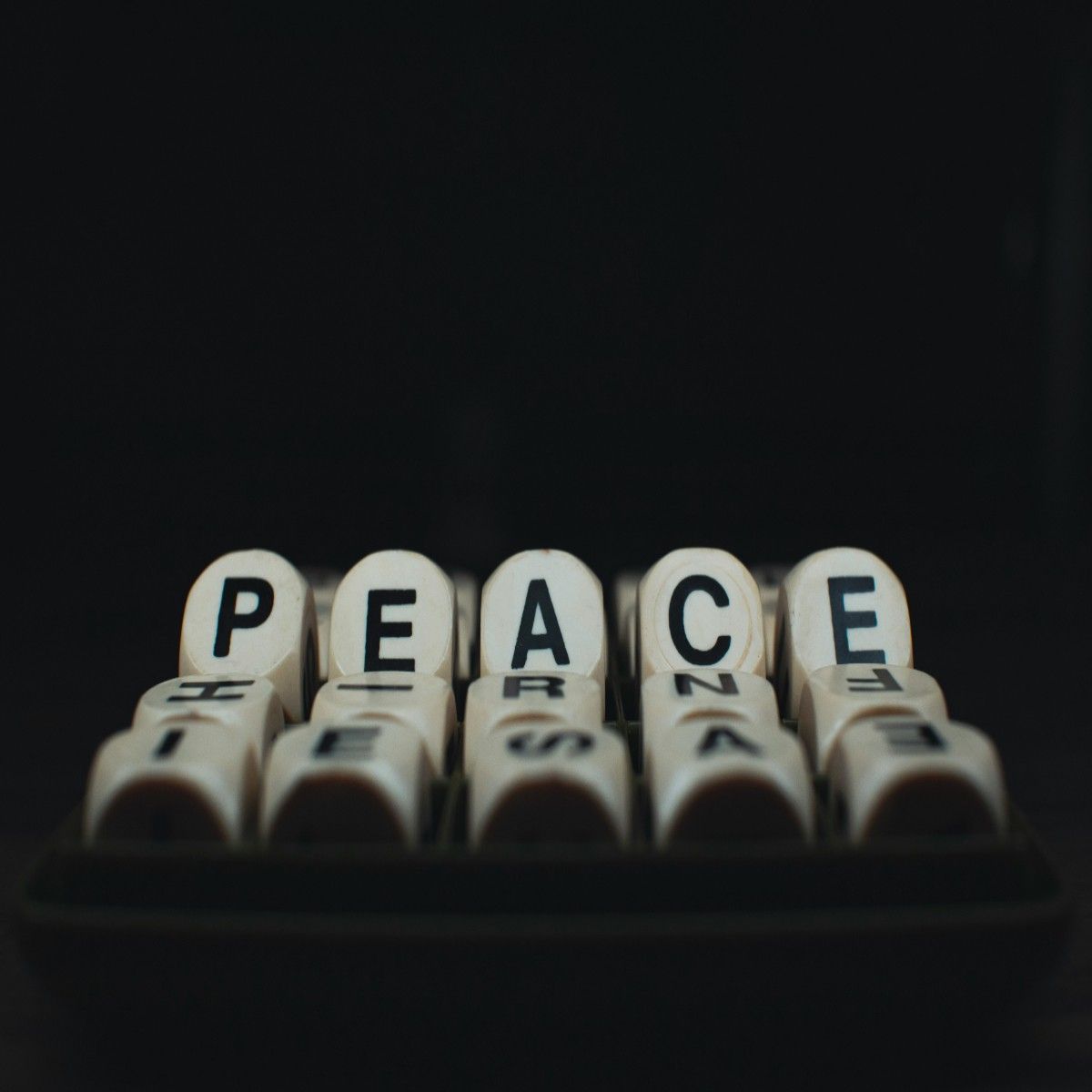 Los Ultrasónicos - Jesús Bombín: We Got To Have Peace
