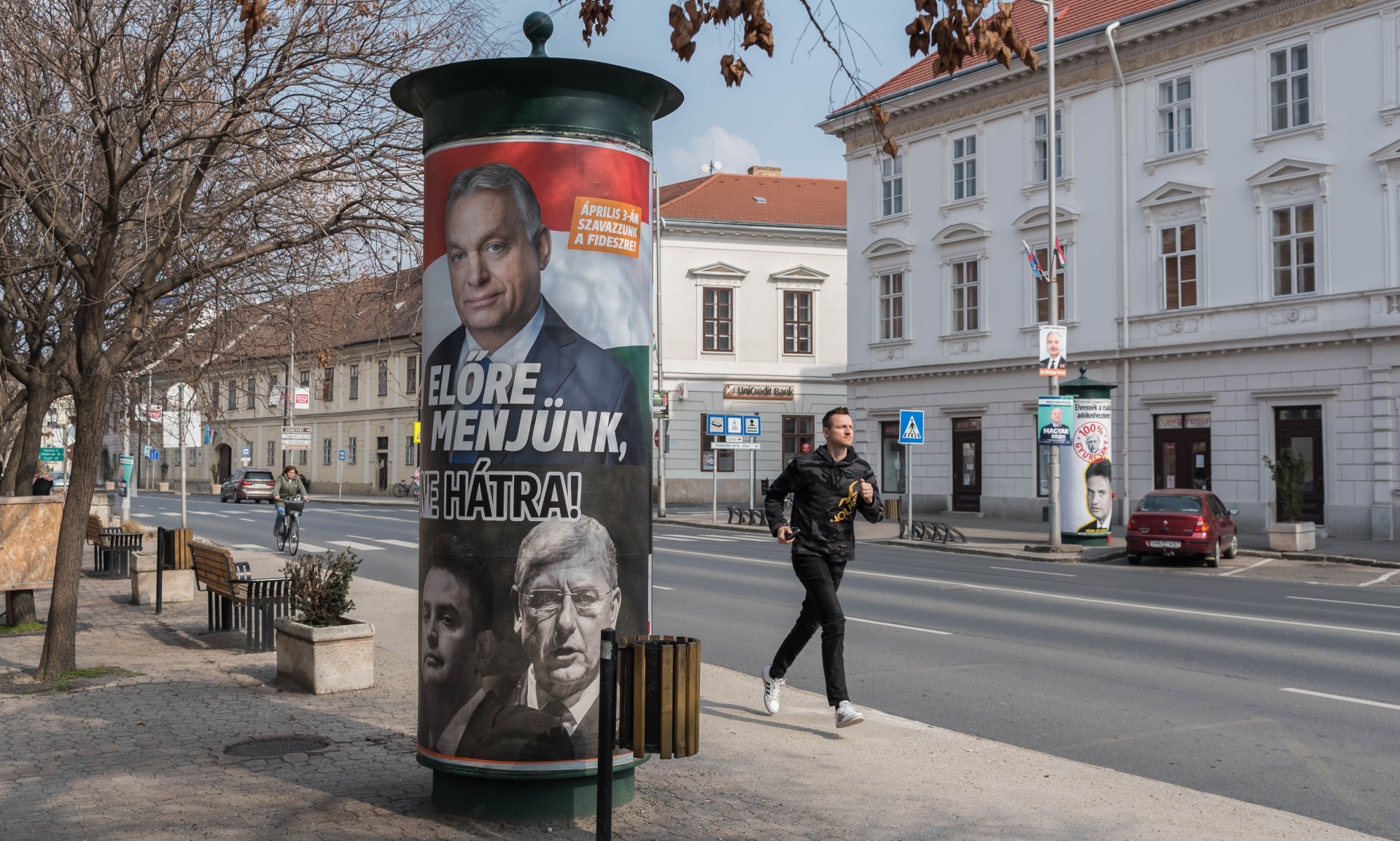 Álbum de graduación Igualmente Ruina Hungría | Klub Radio, una de las últimas voces críticas contra Orbán