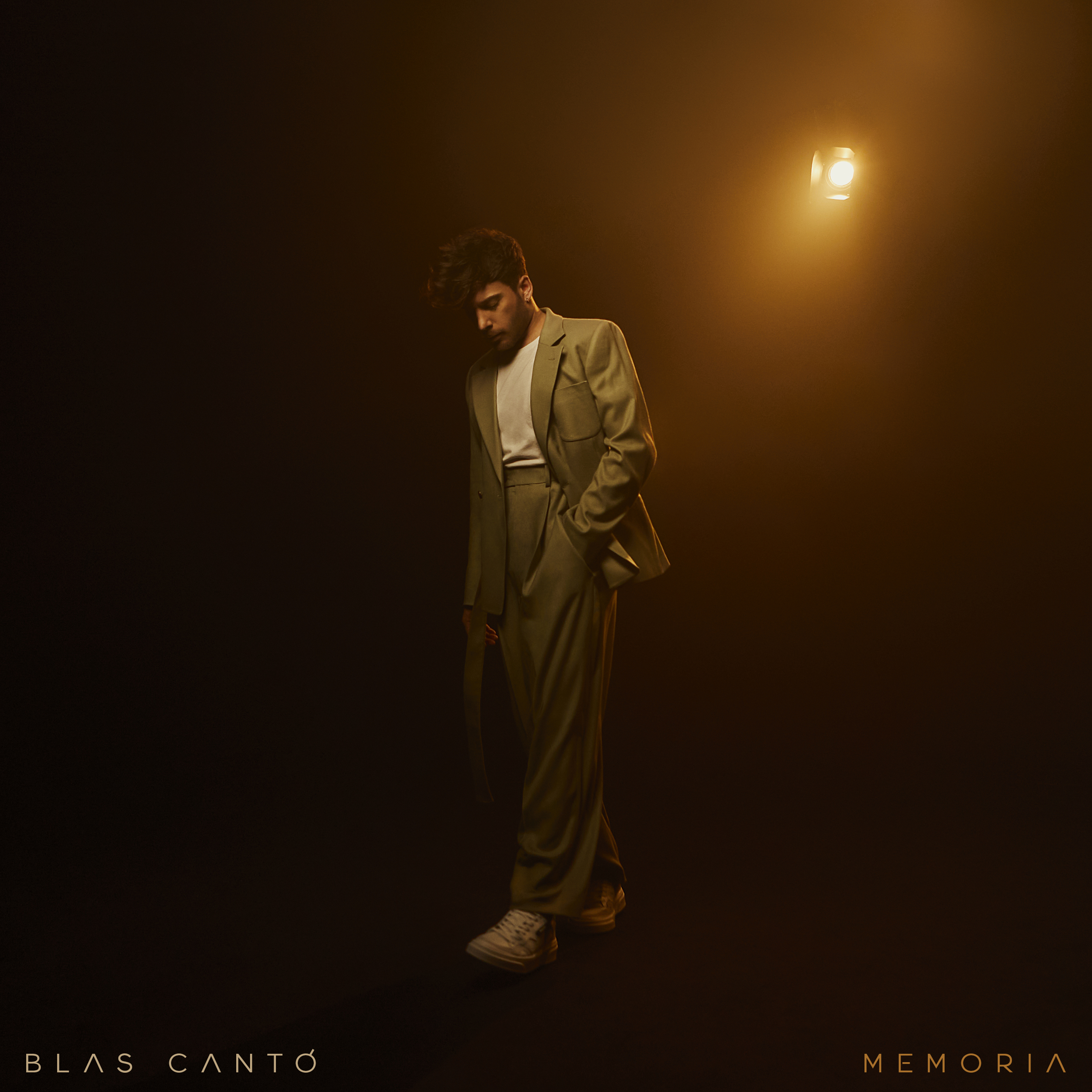 "Memória" capa, uma das propostas da BLAS cantou para o Eurovision 2021."Memoria", una de las propuestas de Blas Cantó para Eurovisión 2021.