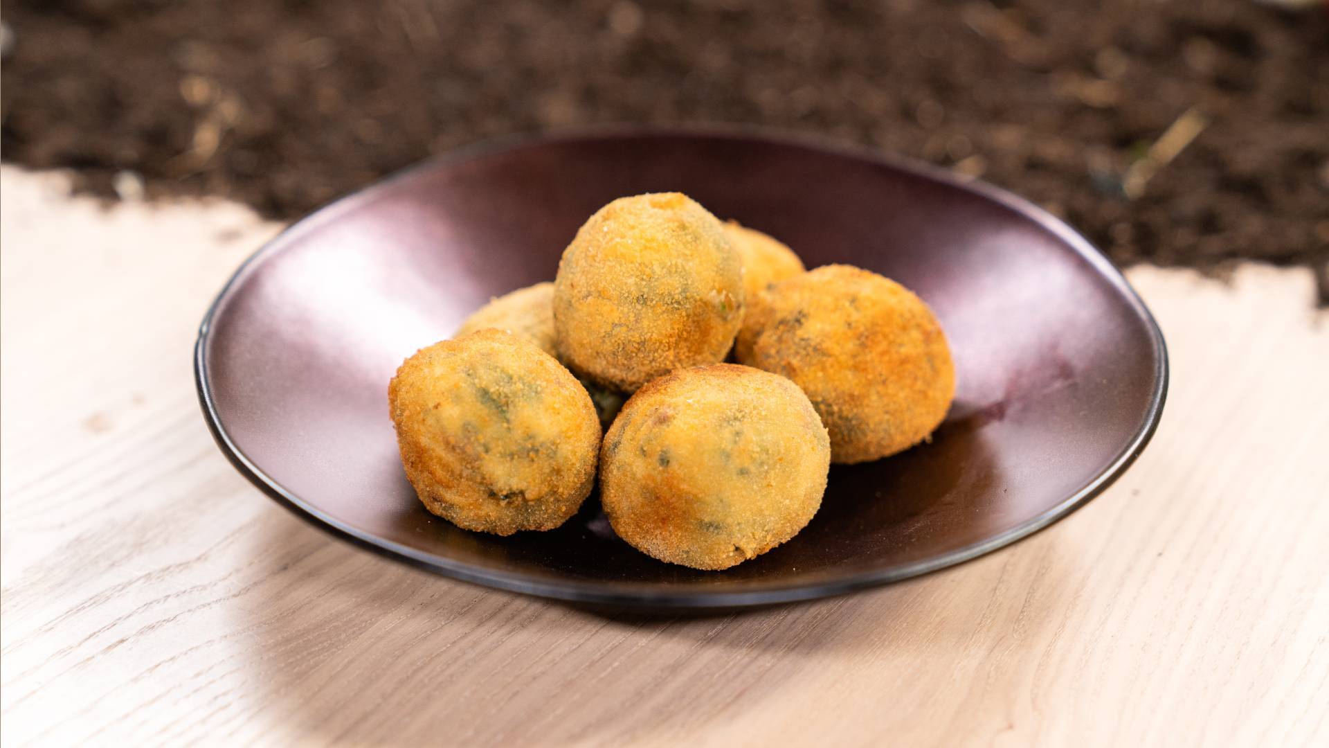 Receta de croquetas verdes de espinacas rellenas de queso