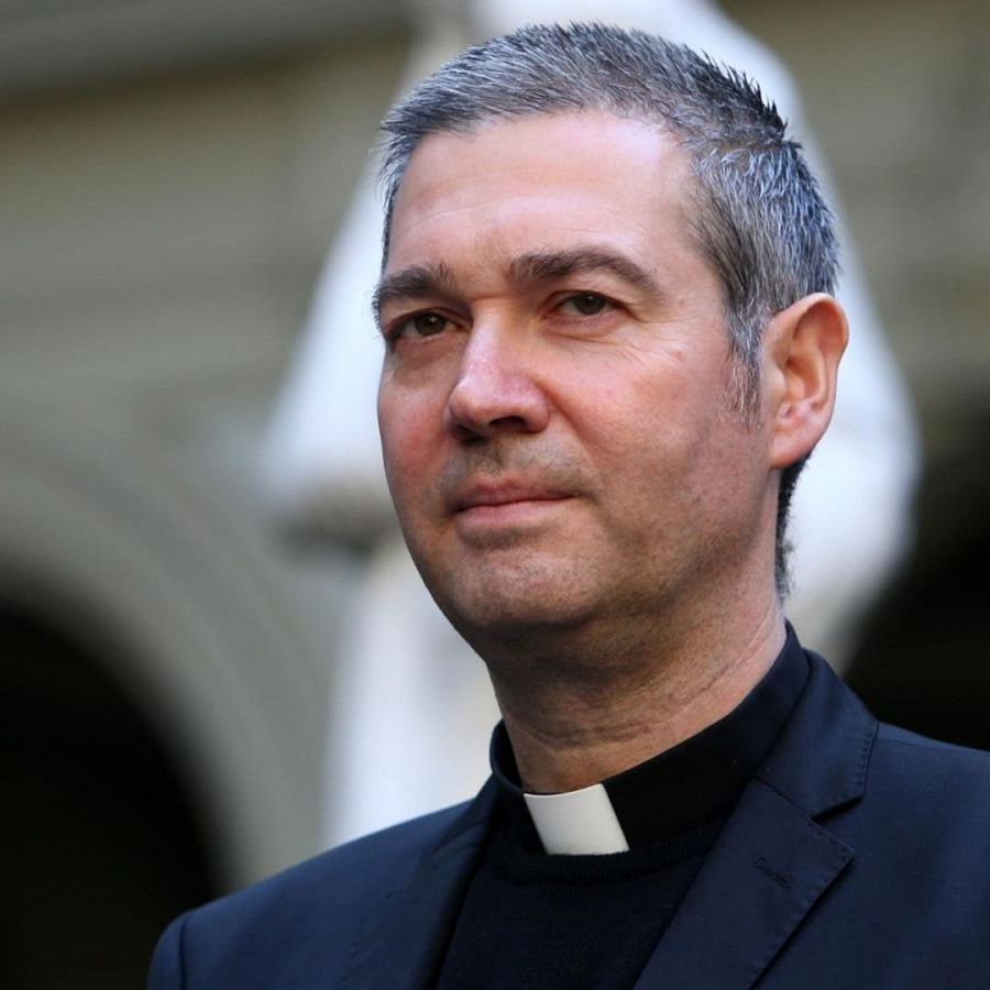 Monseñor Bertomeu: "León XIV es un hombre que vive entre varios mundos"