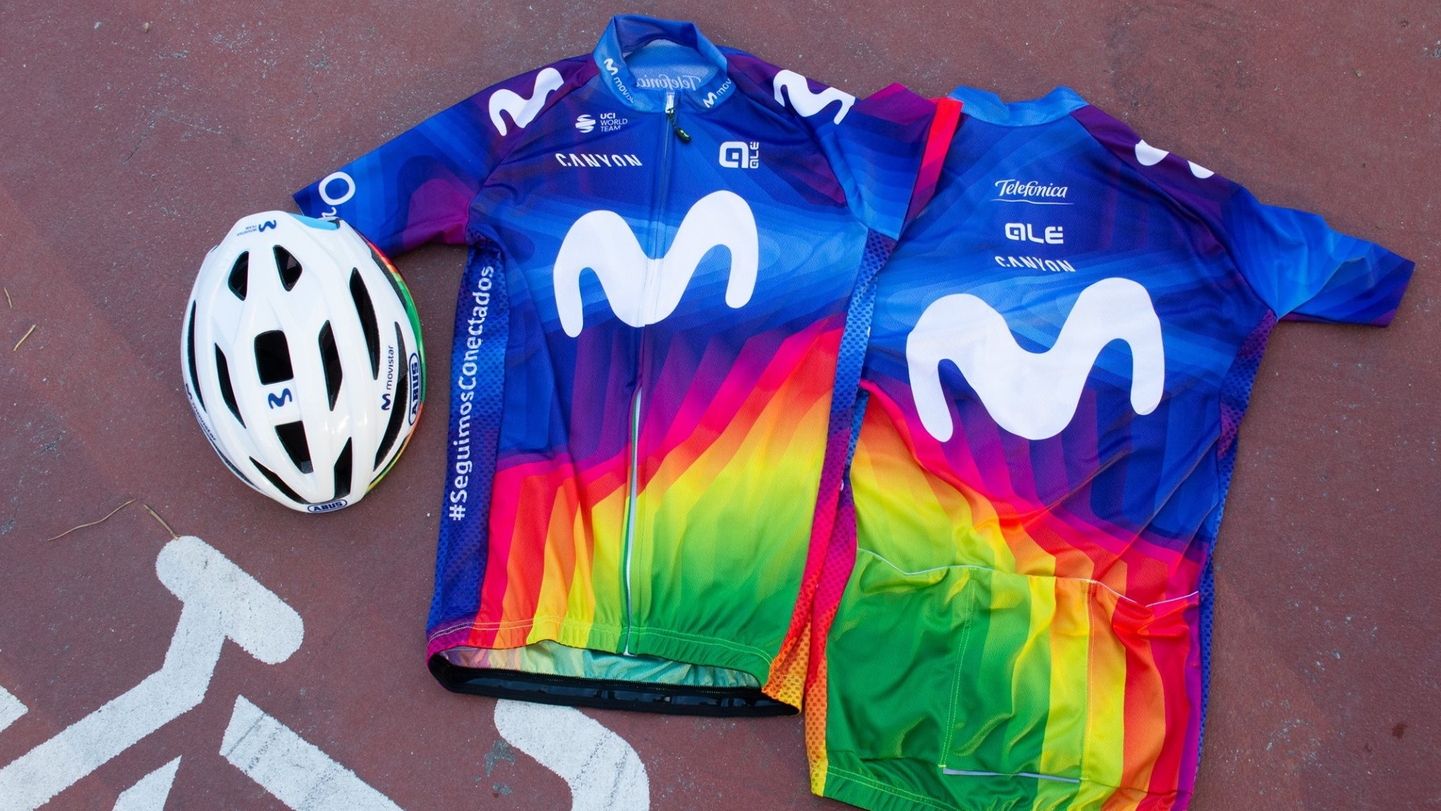 moco notificación Pensativo Ciclismo | El Team Movistar presenta su nuevo maillot | RTVE.es