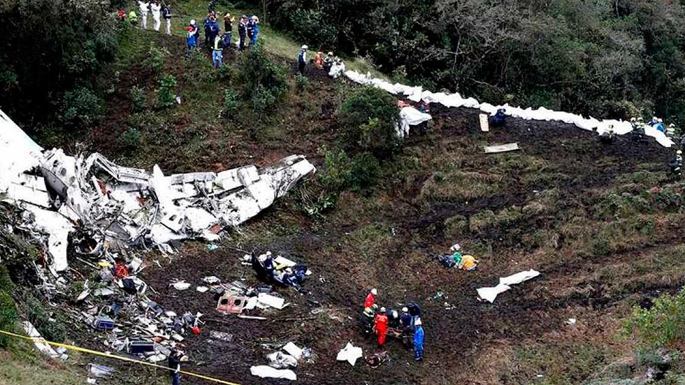 Accidente de avión  Al menos 75 muertos al estrellarse un 