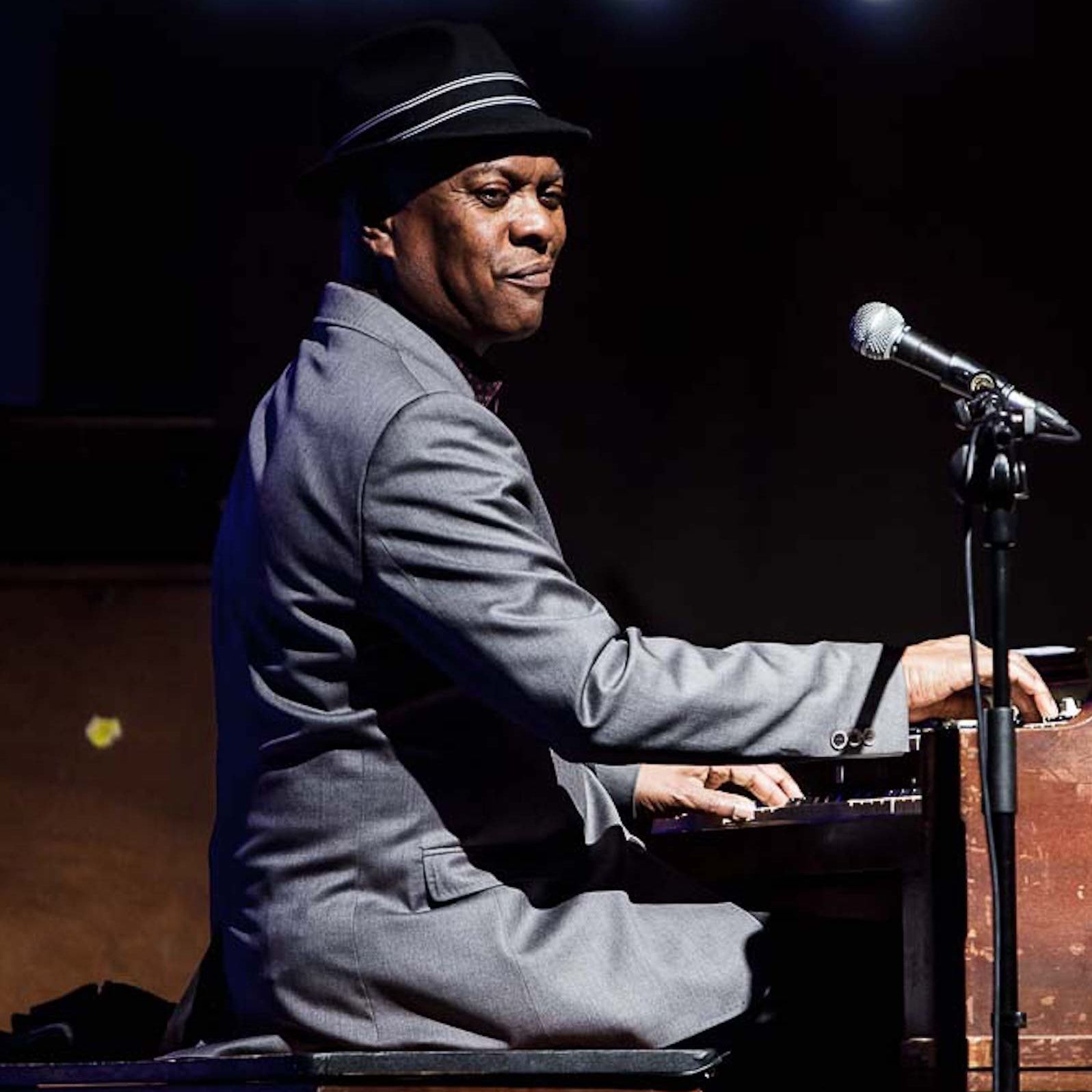 Música con subtítulos - Booker T Jones - Música con Subtítulos - 13/07/24