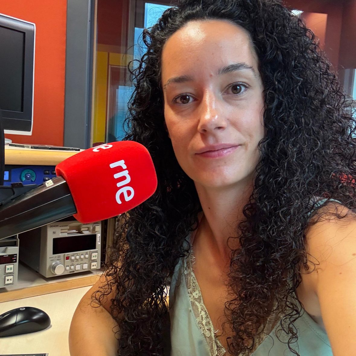 No es un día cualquiera -  Comiendo con María