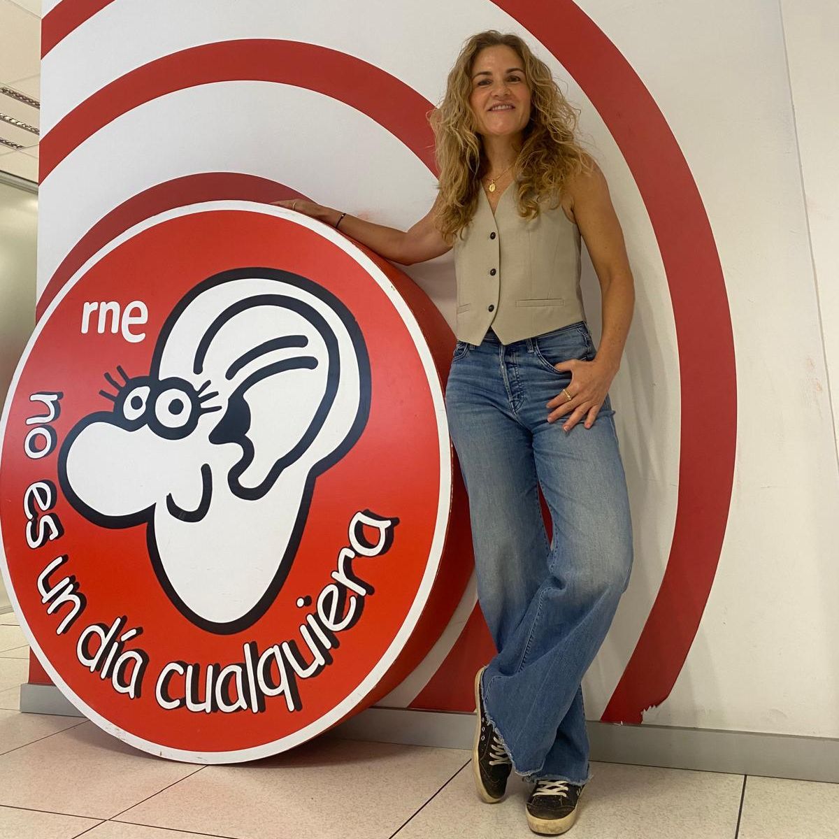No es un día cualquiera - Los demás y yo - Silvia Congost