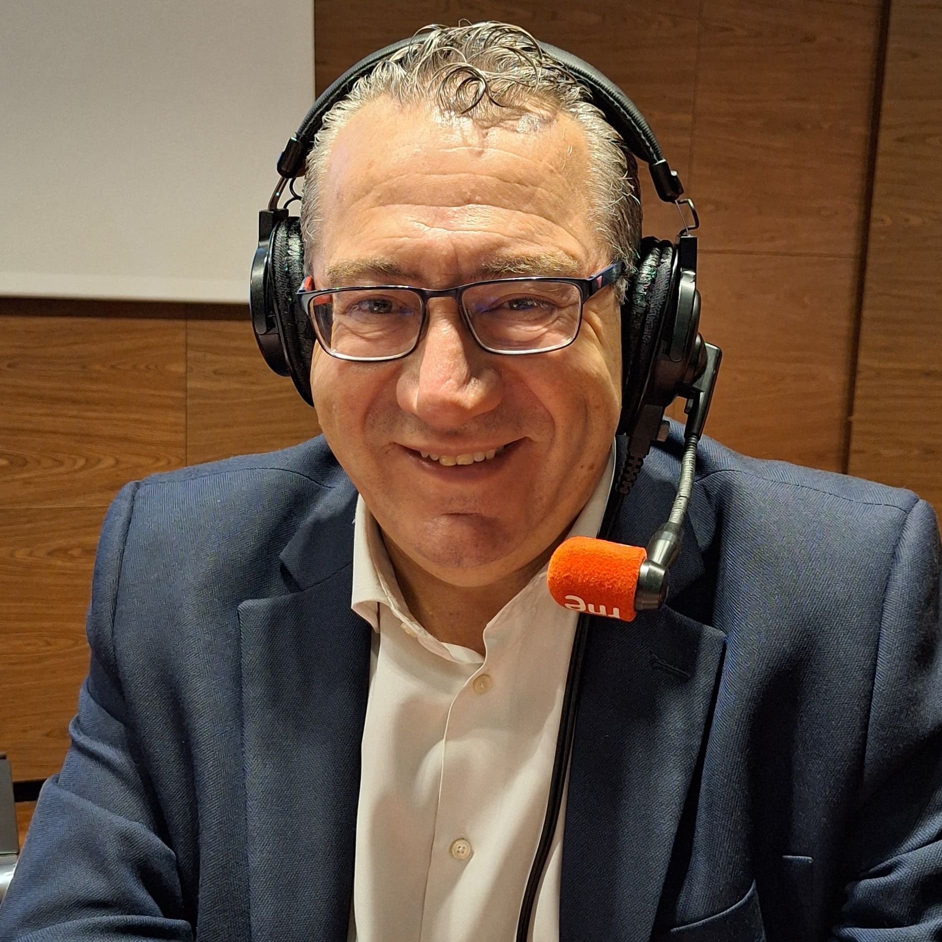 No es un día cualquiera - Entrevista a Toni Pérez