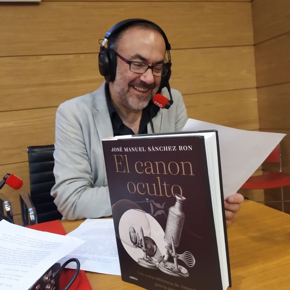 No es un día cualquiera - Un libro bajo el brazo: "El canon oculto" de José Manuel Sánchez Ron