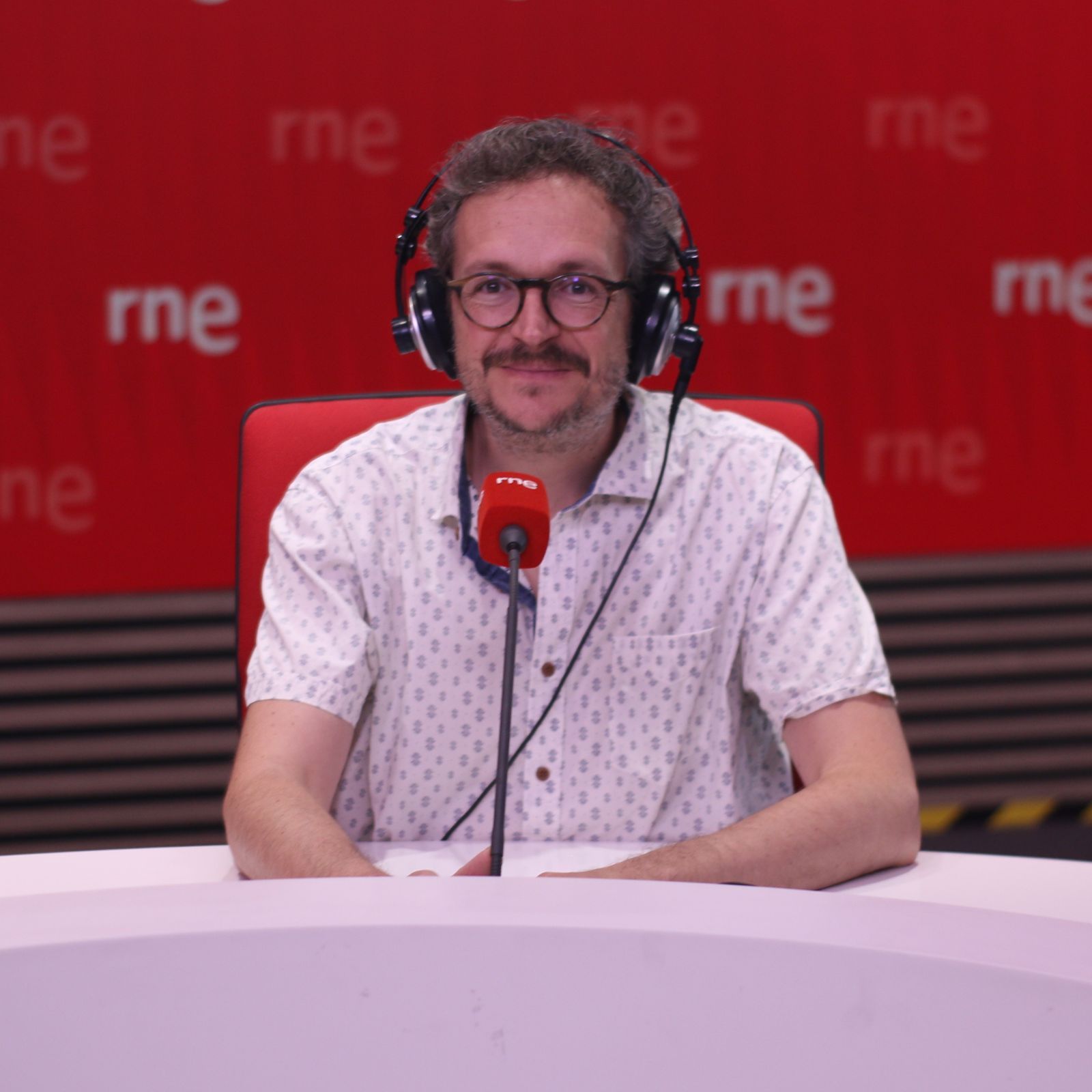 El ojo crítico - Ignacio Vleming y las vidas ocultas en un centro comercial