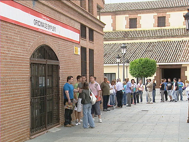 El Paro Baja En 83.834 Personas En Junio | RTVE