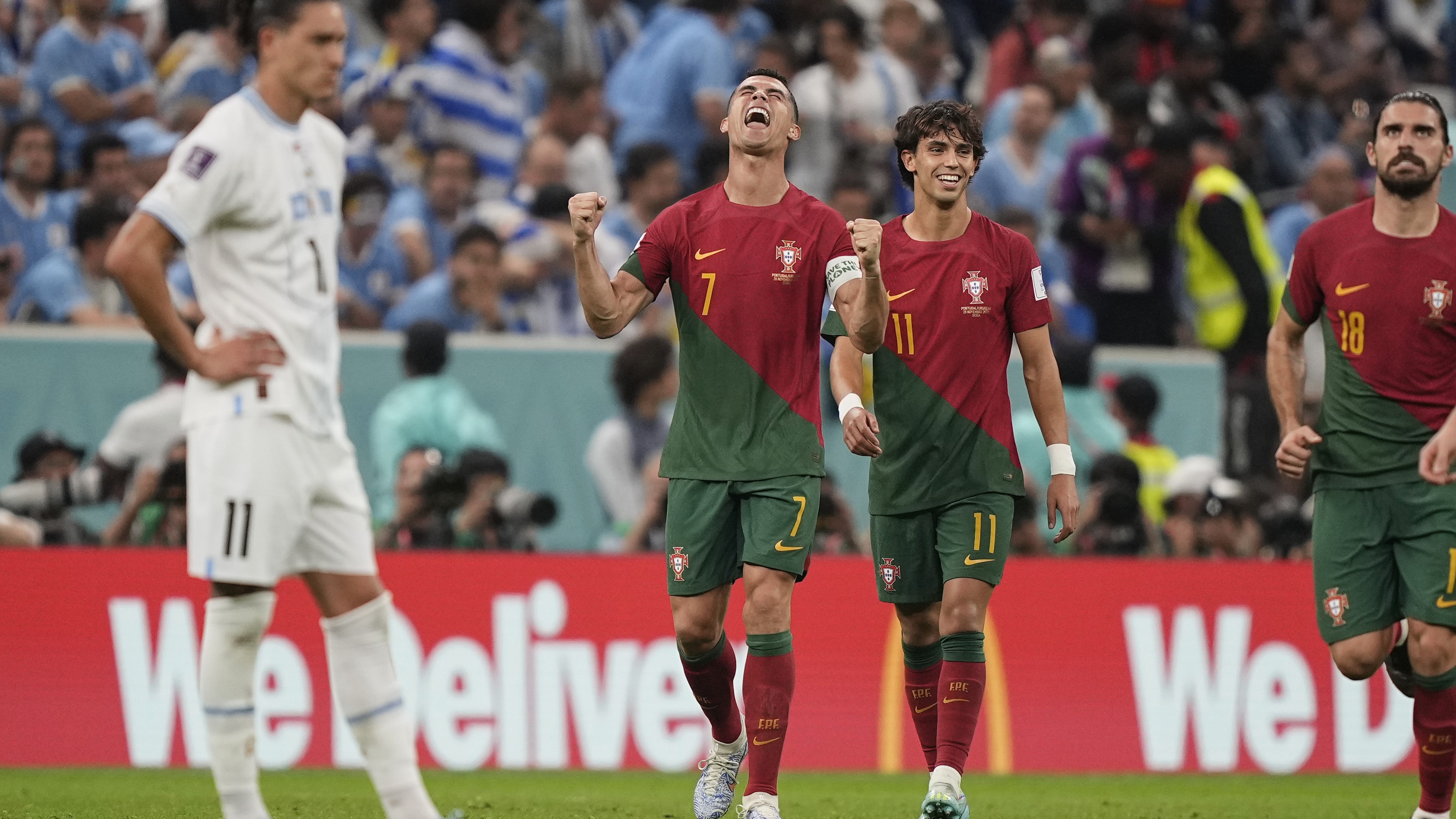 Vista Del Logo De Portugal Contra Selección De Fútbol Uruguay