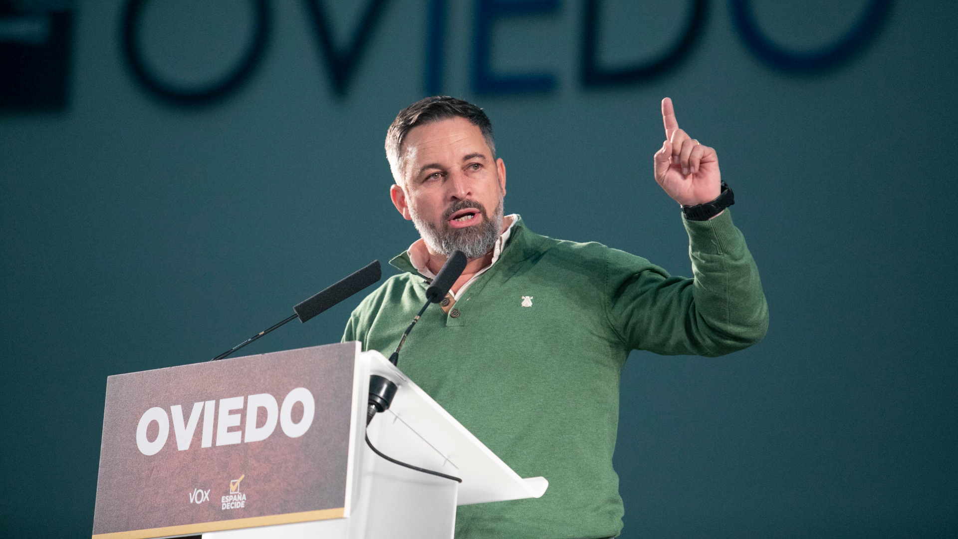 Abascal recrimina al PP que no mantenga su discurso en toda España